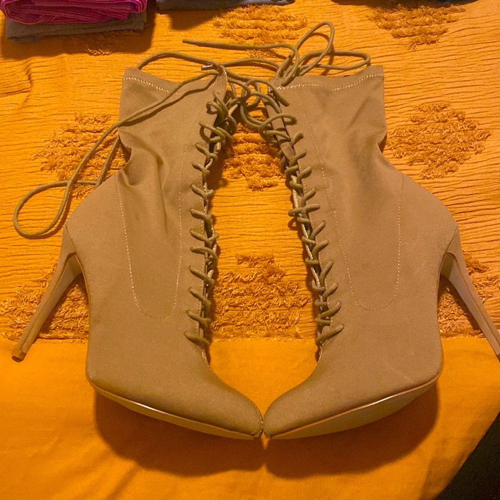 Pretty Little Thing Sock Booties - Picture 3 of 3